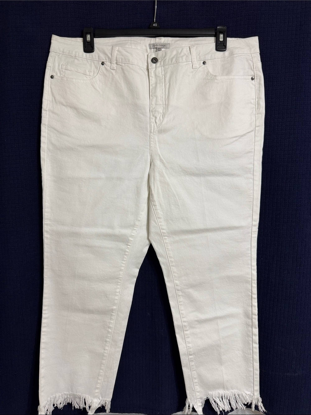 (M) NWOT John Mark white denim classic 5 pocket jeans. Size 18W